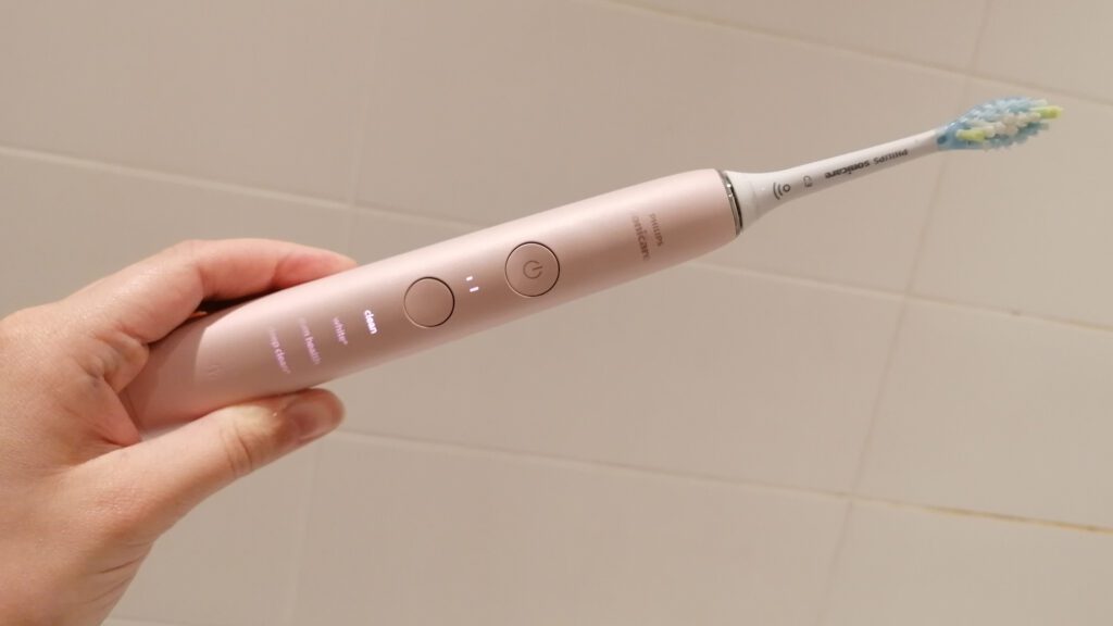 Heninger Dental: Dr Cam Heninger in Orem sonicare toothbrush